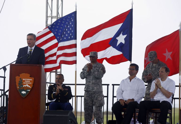 El gobernador de Puerto Rico Alejandro García Padilla (i), en el reconocimiento al Regimiento 65 de Infanteria El gobernador de Puerto Rico Alejandro García Padilla (i), en el reconocimiento al Regimiento 65 de Infanteria