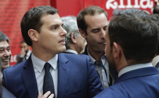 El presidente de Ciudadanos, Albert Rivera, durante el acto de imposición de Medallas y Condecoraciones de la Orden del Dos de Mayo El presidente de Ciudadanos, Albert Rivera, durante el acto de imposición de Medallas y Condecoraciones de la Orden del Dos de Mayo