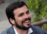 GRA022 MADRID, 07/05/2016.- El portavoz de IU, Alberto Garzón, a su llegada a la reunión del consejo político federal de la formación, máximo órgano de dirección entre asambleas, en pleno proceso de negociaciones con Podemos y otras fuerzas para formar una coalición de cara a las elecciones del 26J. EFE/Sergio Barrenechea