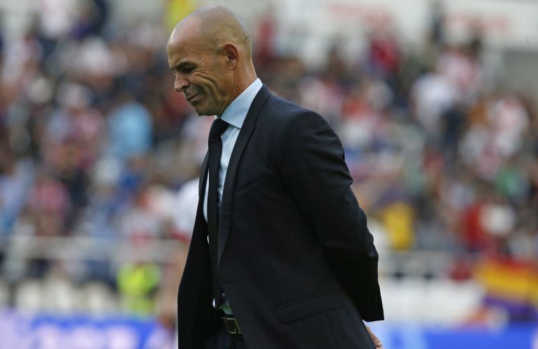 MADRID - El entrenador del Rayo Vallecano, Paco Jémez, durante el partido frente al Levante de la última jornada de Liga que se juega hoy en el estadio de Vallecas. MADRID - El entrenador del Rayo Vallecano, Paco Jémez, durante el partido frente al Levante de la última jornada de Liga que se juega hoy en el estadio de Vallecas.