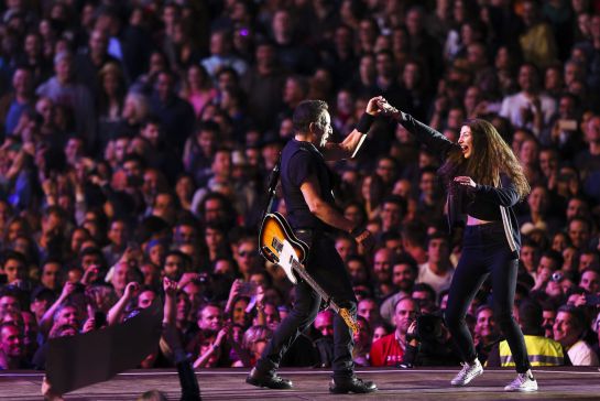 El momento en el que Spingsteen subió a una chica al escenario El momento en el que Spingsteen subió a una chica al escenario