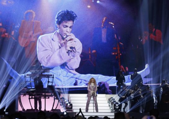 Madonna interpreta 'Nothing Compares 2 U' durante su tributo a Prince. Madonna interpreta 'Nothing Compares 2 U' durante su tributo a Prince.