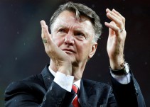 El Manchester United despide a Van Gaal