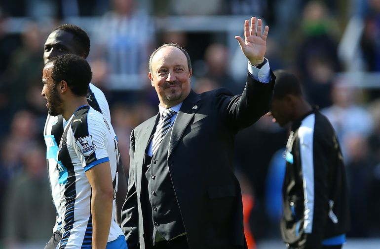 El entrenador español Rafa Benítez continuará en el Newcastle durante tres temporadas más pese a haber descendido a Championship El entrenador español Rafa Benítez continuará en el Newcastle durante tres temporadas más pese a haber descendido a Championship