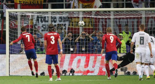 Griezmann falló un penalti cuando el partido iba 1-0 para el Real Madrid. Griezmann falló un penalti cuando el partido iba 1-0 para el Real Madrid.