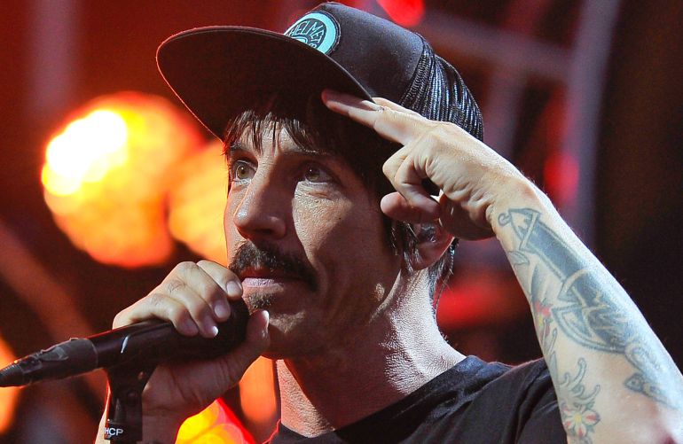 Anthony Kiedis, cantante de The Red Hot Chili Peppers en su reciente actuación en California Anthony Kiedis, cantante de The Red Hot Chili Peppers en su reciente actuación en California