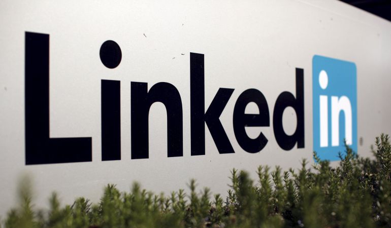 Logo de LinkedIn en su sede de Mountain View (California). Logo de LinkedIn en su sede de Mountain View (California).