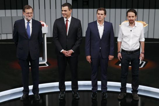 (L-R) People's Party (PP) leader Mariano Rajoy, Spain's Socialist party (PSOE) leader Pedro Sanchez, Ciudadanos leader Albert Rivera and Podemos (We Can) leader Pablo Iglesias, pose at the start of a televised debate between the leaders of Spain's four main political parties in Madrid, Spain, June 13, 2016. REUTERS/Juan Medina (L-R) People's Party (PP) leader Mariano Rajoy, Spain's Socialist party (PSOE) leader Pedro Sanchez, Ciudadanos leader Albert Rivera and Podemos (We Can) leader Pablo Iglesias, pose at the start of a televised debate between the leaders of Spain's four main political parties in Madrid, Spain, June 13, 2016. REUTERS/Juan Medina