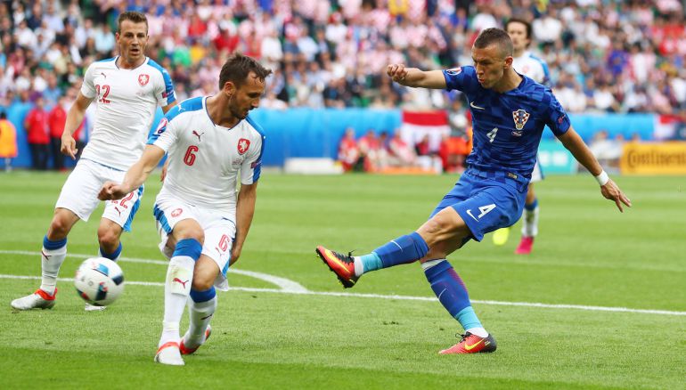 Ivan Perisic marca para Croacia ante la República Checa. Ivan Perisic marca para Croacia ante la República Checa.