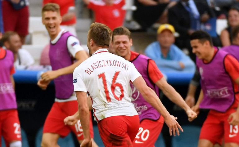 Kuba celebra el tanto de Polonia ante Ucrania. Kuba celebra el tanto de Polonia ante Ucrania.