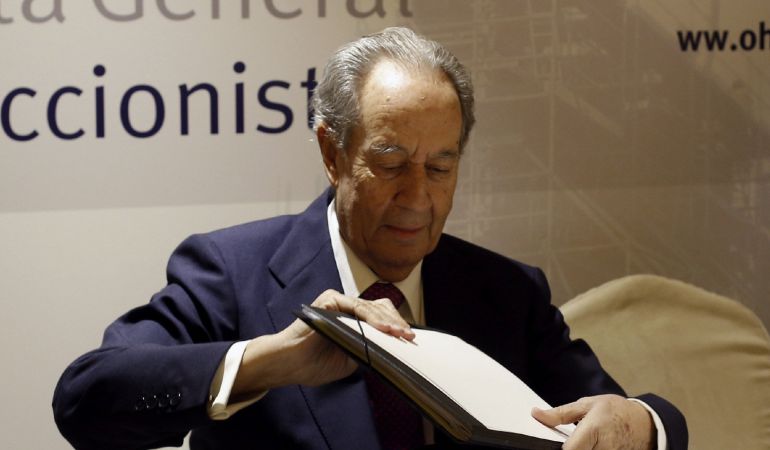 El presidente de la constructora OHL, Juan Miguel Villar Mir, durante la rueda de prensa previa a la Junta General de Accionistas de la empresa que se celebra en Madrid. El presidente de la constructora OHL, Juan Miguel Villar Mir, durante la rueda de prensa previa a la Junta General de Accionistas de la empresa que se celebra en Madrid.