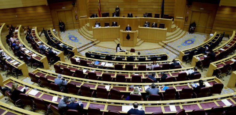 Las papeletas de color sepia, las del Senado, dejarán de pasar desapercibidas en las mesas de los colegios electorales Las papeletas de color sepia, las del Senado, dejarán de pasar desapercibidas en las mesas de los colegios electorales
