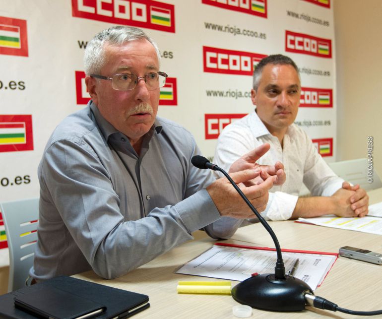 El secretario general de CCOO, Ignacio Fernández Toxo, acompañado por el secretario general del sindicato en La Rioja, Jorge Ruano. El secretario general de CCOO, Ignacio Fernández Toxo, acompañado por el secretario general del sindicato en La Rioja, Jorge Ruano.