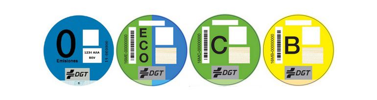 Los cuatro distintivos medioambientales de la DGT. Los cuatro distintivos medioambientales de la DGT.