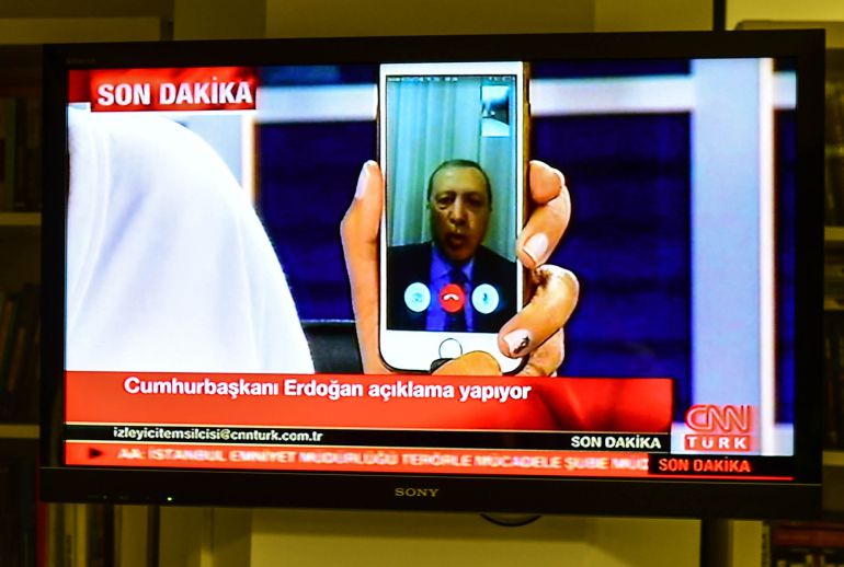 El presidente turco, Recep Tayyip Erdogan, habla en la CNN de Turquía a través de FaceTime El presidente turco, Recep Tayyip Erdogan, habla en la CNN de Turquía a través de FaceTime