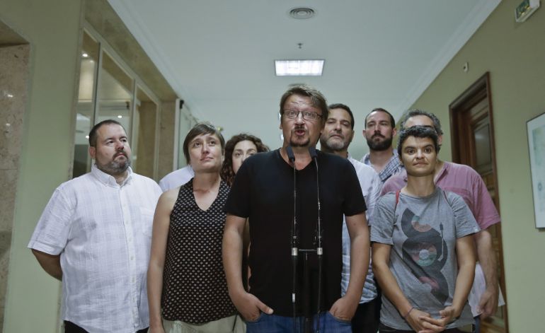 El El cabeza de lista de En Comú Podem, Xavier Domènech, interviene en el Congreso tras presentar sus credenciales como diputado de la XII legislatura El El cabeza de lista de En Comú Podem, Xavier Domènech, interviene en el Congreso tras presentar sus credenciales como diputado de la XII legislatura