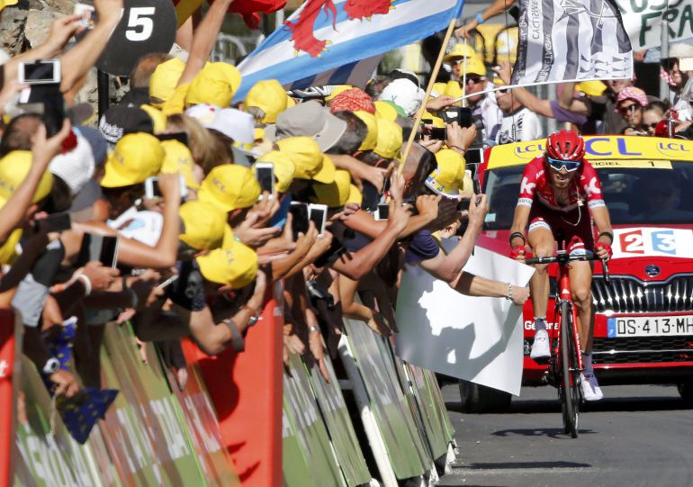 Zakarin entra primero en la meta Zakarin entra primero en la meta