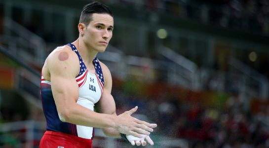 El gimnasta olímpico estadounidense Alexander Naddour El gimnasta olímpico estadounidense Alexander Naddour