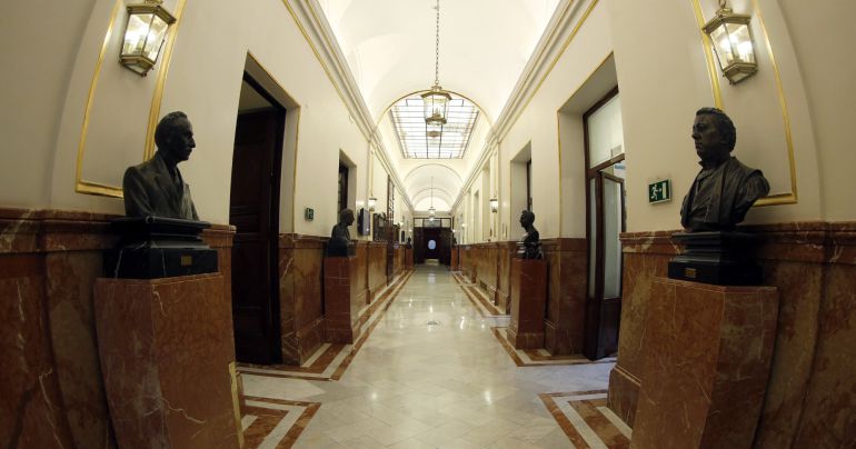 Vista de los pasillos vacios del Congreso de los Diputados. Vista de los pasillos vacios del Congreso de los Diputados.