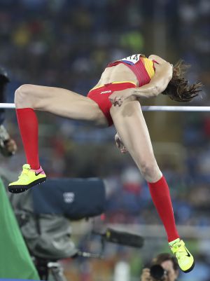 La atleta española Ruth Beitia realiza su salto de altura en la final de la prueba en los Juegos Olímpicos Río La atleta española Ruth Beitia realiza su salto de altura en la final de la prueba en los Juegos Olímpicos Río