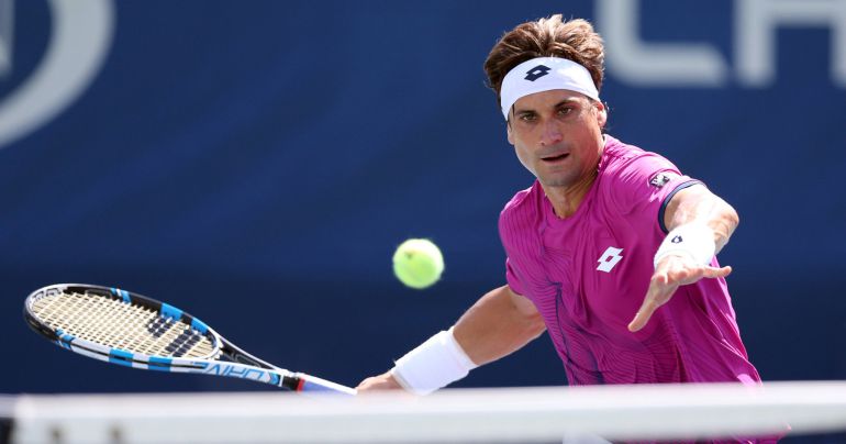 David Ferrer golpea la pelota durante su encuentro ante Dolgopolov David Ferrer golpea la pelota durante su encuentro ante Dolgopolov