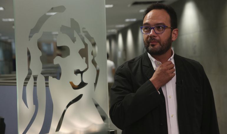 El portavoz parlamentario del PSOE, Antonio Hernando, poco antes de las declaraciones a los medios en el Congreso de los Diputados El portavoz parlamentario del PSOE, Antonio Hernando, poco antes de las declaraciones a los medios en el Congreso de los Diputados