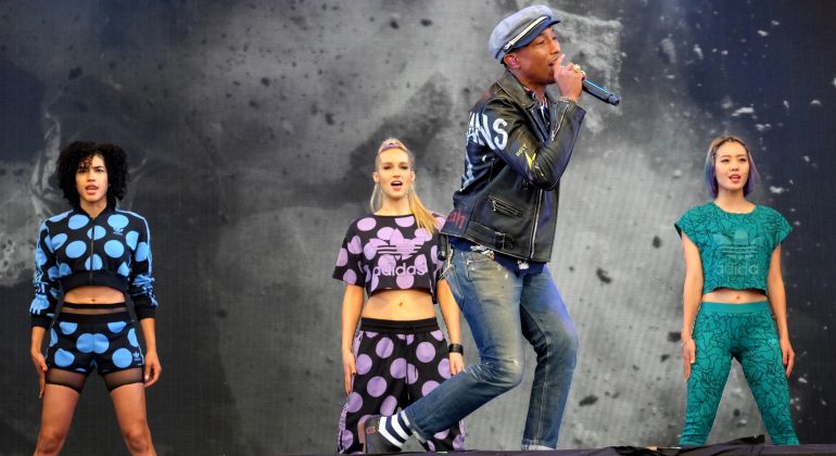 Pharrell Williams cuenta con una de las canciones más pegadizas de la historia. Pharrell Williams cuenta con una de las canciones más pegadizas de la historia.