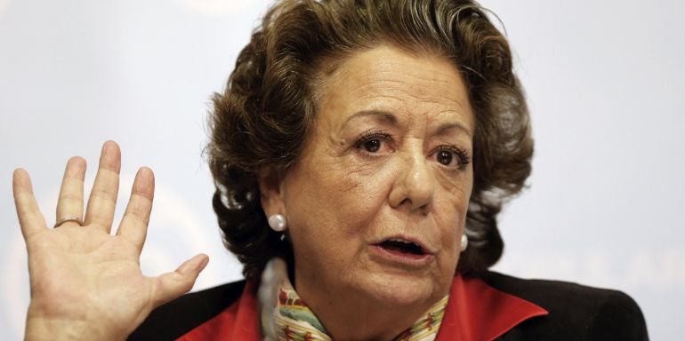 Rita Barberá se excusa y no acudirá esta tarde al Senado. Rita Barberá se excusa y no acudirá esta tarde al Senado.