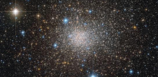 Reliquia fósil de la Vía Láctea que engloba un grupo de estrellas de muy diferentes edades, queha sido descubierto por un grupo internacional de astrónomos. Reliquia fósil de la Vía Láctea que engloba un grupo de estrellas de muy diferentes edades, queha sido descubierto por un grupo internacional de astrónomos.
