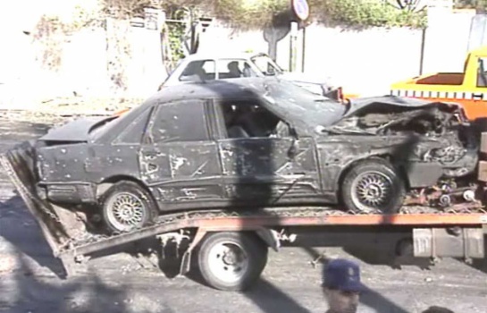El coche del entonces presidente del PP y candidato a presidente del Gobierno, tras el atentado frustrado. El coche del entonces presidente del PP y candidato a presidente del Gobierno, tras el atentado frustrado.