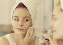 Así es la polémica crema que cuesta 10.000 dólares para acabar con el acné