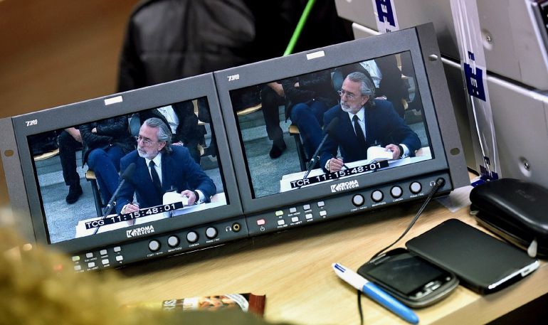 Los periodistas siguen desde la sala de prensa de la Audiencia Nacional de San Fernando de Henares la declaración del presunto cabecilla de Gürtel, Francisco Correa Los periodistas siguen desde la sala de prensa de la Audiencia Nacional de San Fernando de Henares la declaración del presunto cabecilla de Gürtel, Francisco Correa
