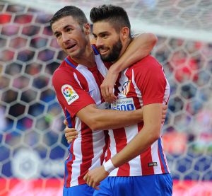 Gabi y Carrasco celebran un tanto del belga al Granada. Gabi y Carrasco celebran un tanto del belga al Granada.
