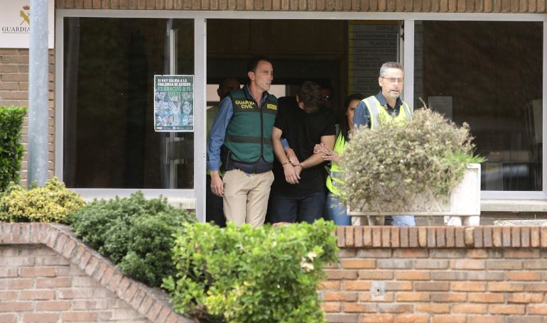 El presunto asesino de Pioz (Guadalajara), François Patrick Nogueira Gouveia, a su llegada a la Comandancia de la Guardia Civil de Guadalajara El presunto asesino de Pioz (Guadalajara), François Patrick Nogueira Gouveia, a su llegada a la Comandancia de la Guardia Civil de Guadalajara