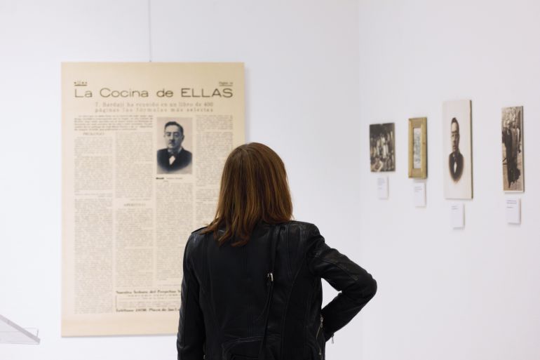 La muestra sobre Teodoro Bardají puede verse en el Salón de Muestras del Ayuntamiento de Binéfar, en horario de tarde, hasta el próximo domingo 30 de octubre. La muestra sobre Teodoro Bardají puede verse en el Salón de Muestras del Ayuntamiento de Binéfar, en horario de tarde, hasta el próximo domingo 30 de octubre.