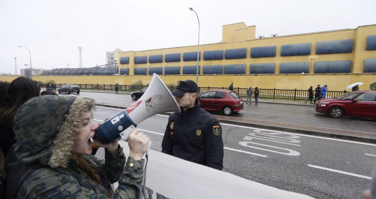 La justicia exige que se instalen más cámaras de vigilancia en el CIE de Aluche La justicia exige que se instalen más cámaras de vigilancia en el CIE de Aluche
