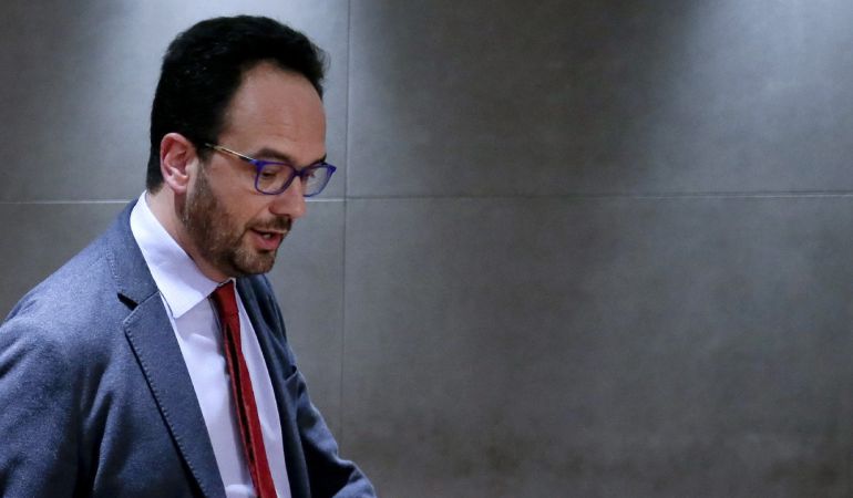 El portavoz del PSOE en el Congreso, Antonio Hernando, ayer en el Congreso. El portavoz del PSOE en el Congreso, Antonio Hernando, ayer en el Congreso.