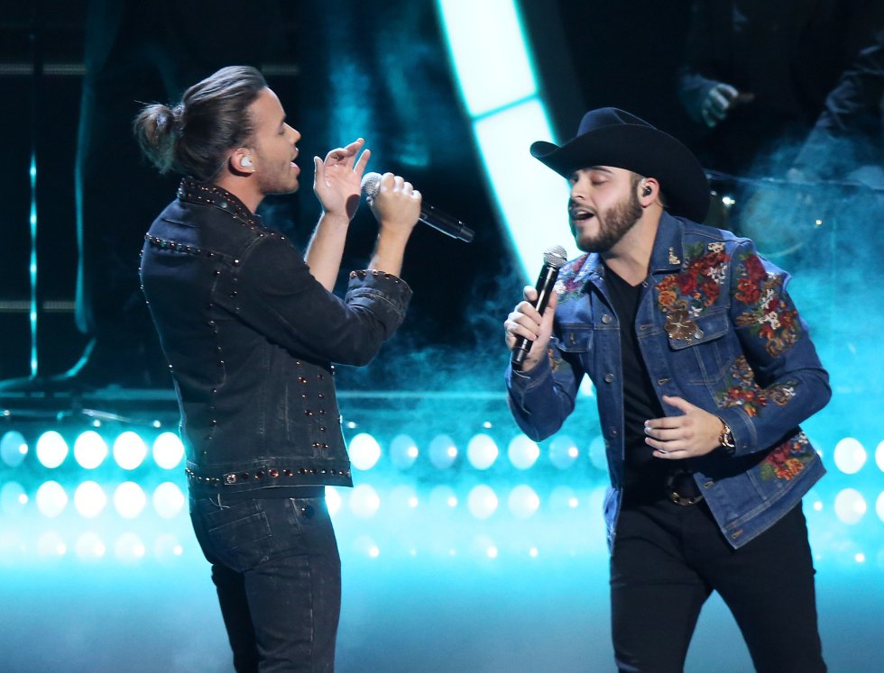 Prince Royce y Gerardo Ortiz. Prince Royce y Gerardo Ortiz.