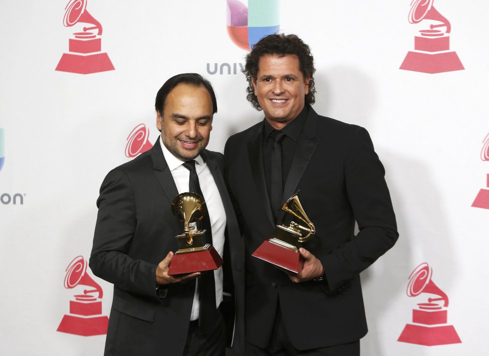 Andres Castro y Carlos Vives, premio al disco del año por 'La Bicicleta'. Andres Castro y Carlos Vives, premio al disco del año por 'La Bicicleta'.