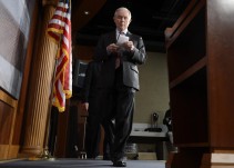 Trump elige a Jeff Sessions, un senador acusado de racismo, como fiscal general