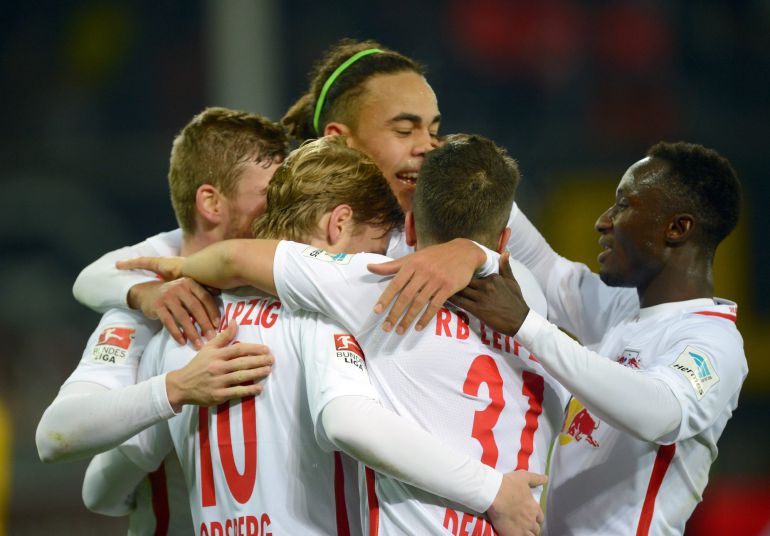 Los jugadores del Leipzig celebran un tanto. Los jugadores del Leipzig celebran un tanto.