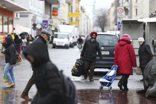 Una calle céntrica de Viena. Una calle céntrica de Viena.