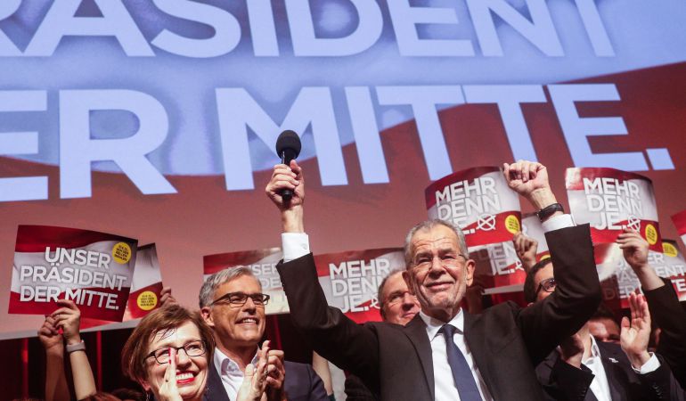 El ganador de las elecciones austriacas, Alexander Van der Bellen, celebra su victoria en Viena. El ganador de las elecciones austriacas, Alexander Van der Bellen, celebra su victoria en Viena.