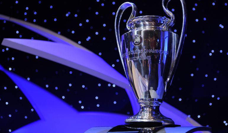 El trofeo de la Champions League. El trofeo de la Champions League.