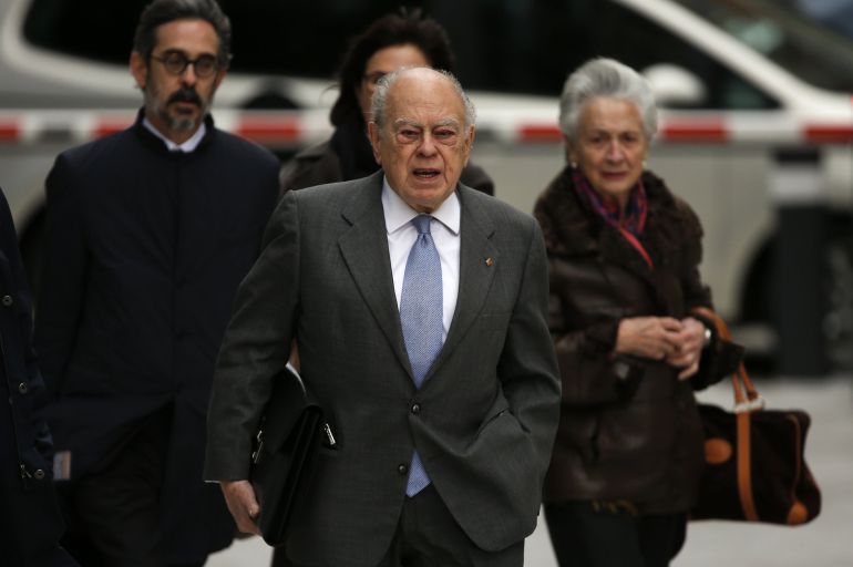 Jordi Pujol y su mujer, Marta Ferrusola, llegan a la Audiencia Nacional Jordi Pujol y su mujer, Marta Ferrusola, llegan a la Audiencia Nacional