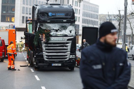 El camión con el que se atentó en el mercado navideño berlinés. El camión con el que se atentó en el mercado navideño berlinés.