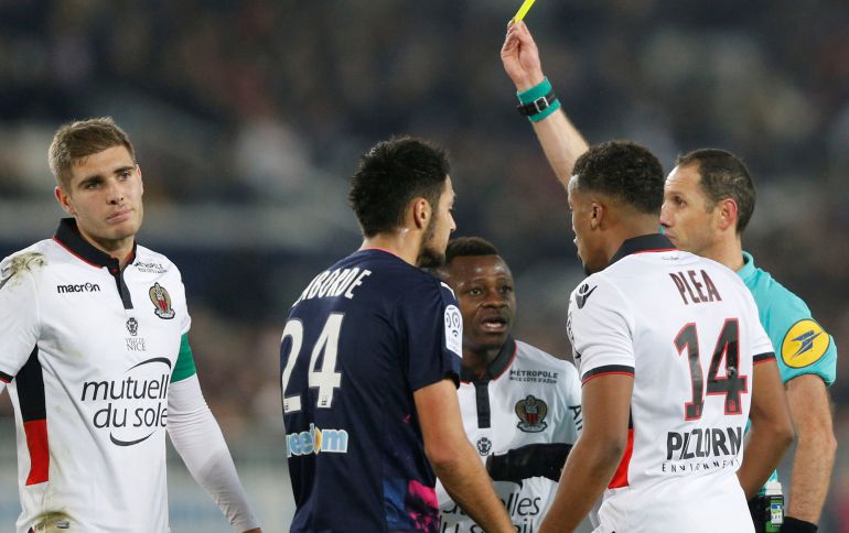Un encuentro entre el Girondins y el Niza. Un encuentro entre el Girondins y el Niza.
