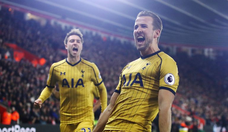 Harry Kane celebra su segundo tanto frente al Southampton Harry Kane celebra su segundo tanto frente al Southampton