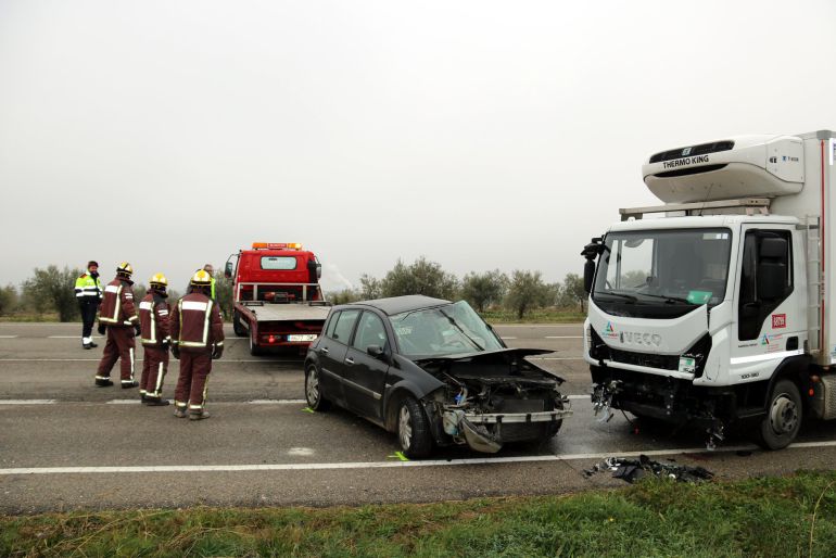 El año 2016 se cierra con al menos 1.155 muertos en carreteras, 24 más que el pasado año El año 2016 se cierra con al menos 1.155 muertos en carreteras, 24 más que el pasado año