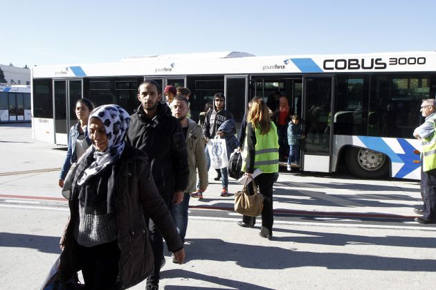 La llegada de 198 refugiados procedentes de Grecia a Madrid La llegada de 198 refugiados procedentes de Grecia a Madrid